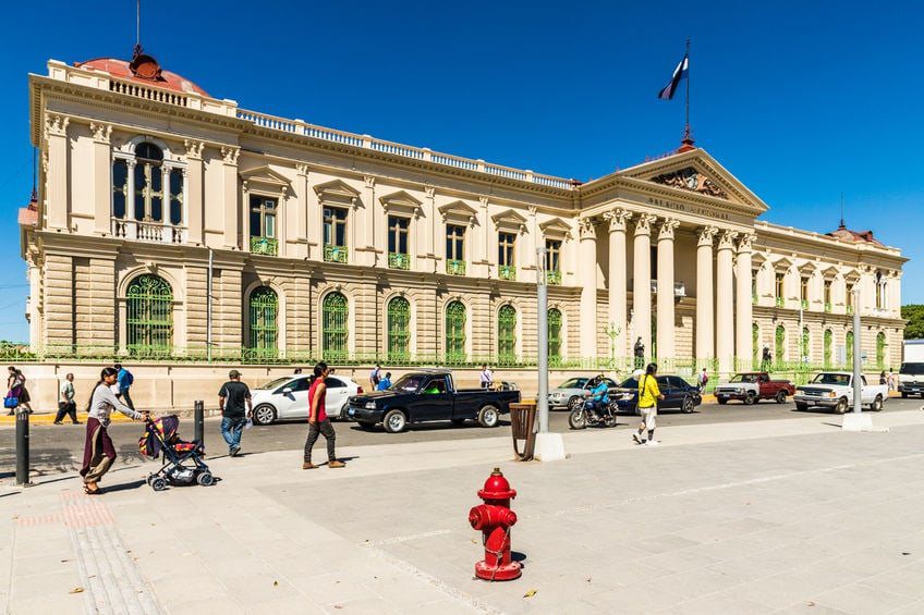 ElSalvadormachtBTCzumgesetzlichenZahlungsmittel;bietetKrypto UnternehmerneinendauerhaftenWohnsitz