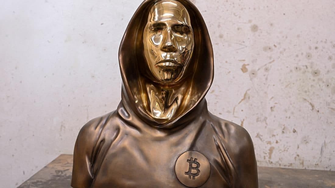 Statue des Bitcoin-Schöpfers in Budapest errichtet