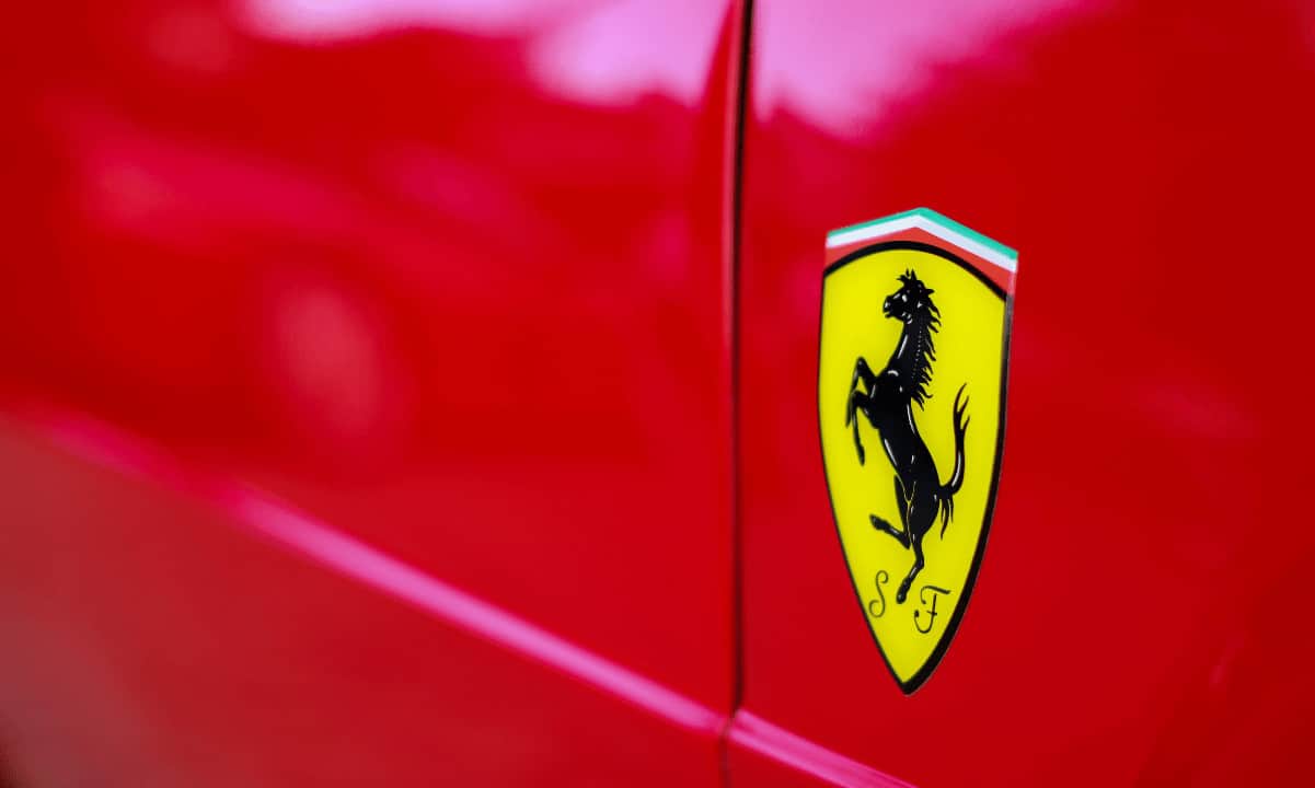Ferrari betritt das NFT-Universum durch Partnerschaft mit Schweizer Blockchain-Entwickler