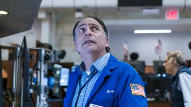 Dow schließt unter 30.000, da die Post-Fed-Rallye umkehrt