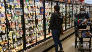 Umfrageergebnisse versetzen die USA in eine pessimistische Stimmung durch Inflation und politische Spaltung