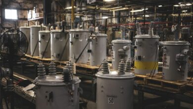 Energieunternehmen gehen in die Hurrikan-Hochsaison, in der nicht genügend Transformatoren vorhanden sind