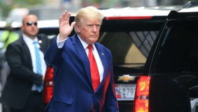 Die Mehrheit der Wähler sieht die FBI-Durchsuchung von Trumps Haus in Mar-a-Lago als gerechtfertigt an, so eine WSJ-Umfrage