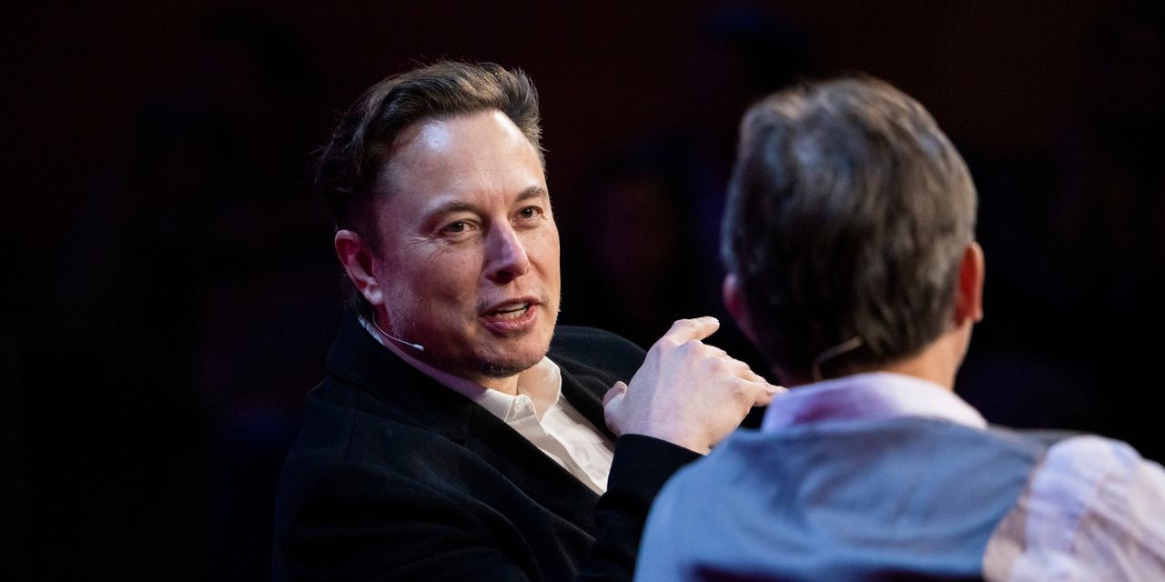 Apple-Angriff von Elon Musk bereitet Bühne für öffentliche Spat mit Risiken für Apple, Twitter