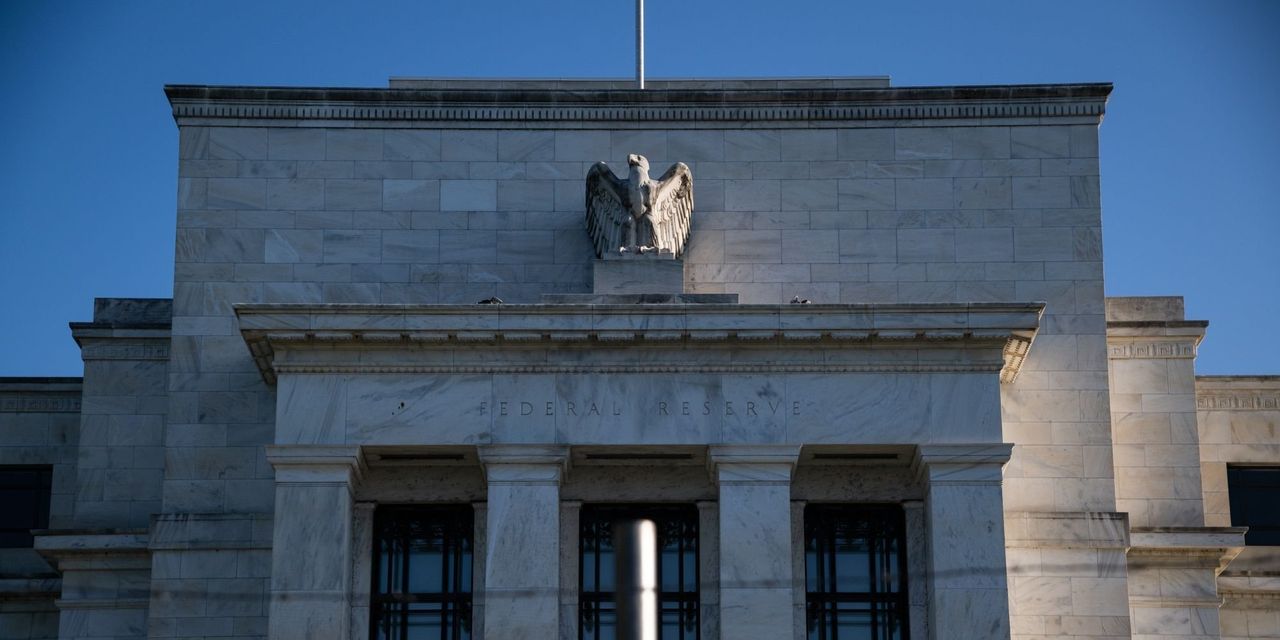Fed genehmigt vierten Zinsanstieg um 0,75 Punkte, Hinweise auf kleinere Zinserhöhungen
