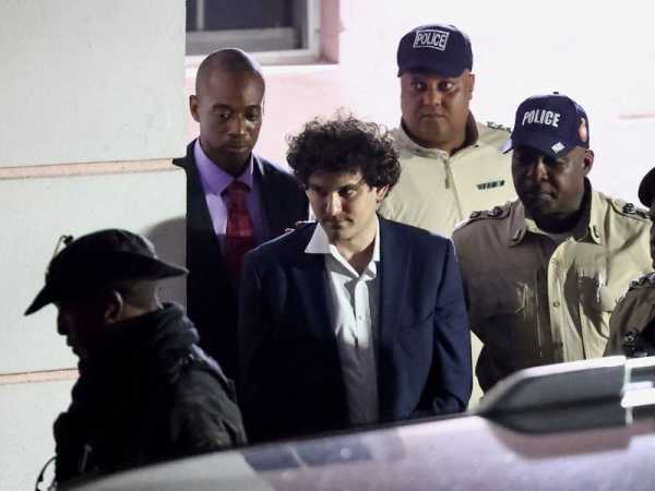 Der Anwalt von Bankman-Fried von FTX verlässt das Gerichtsgebäude auf den Bahamas – Zeuge von Reuters