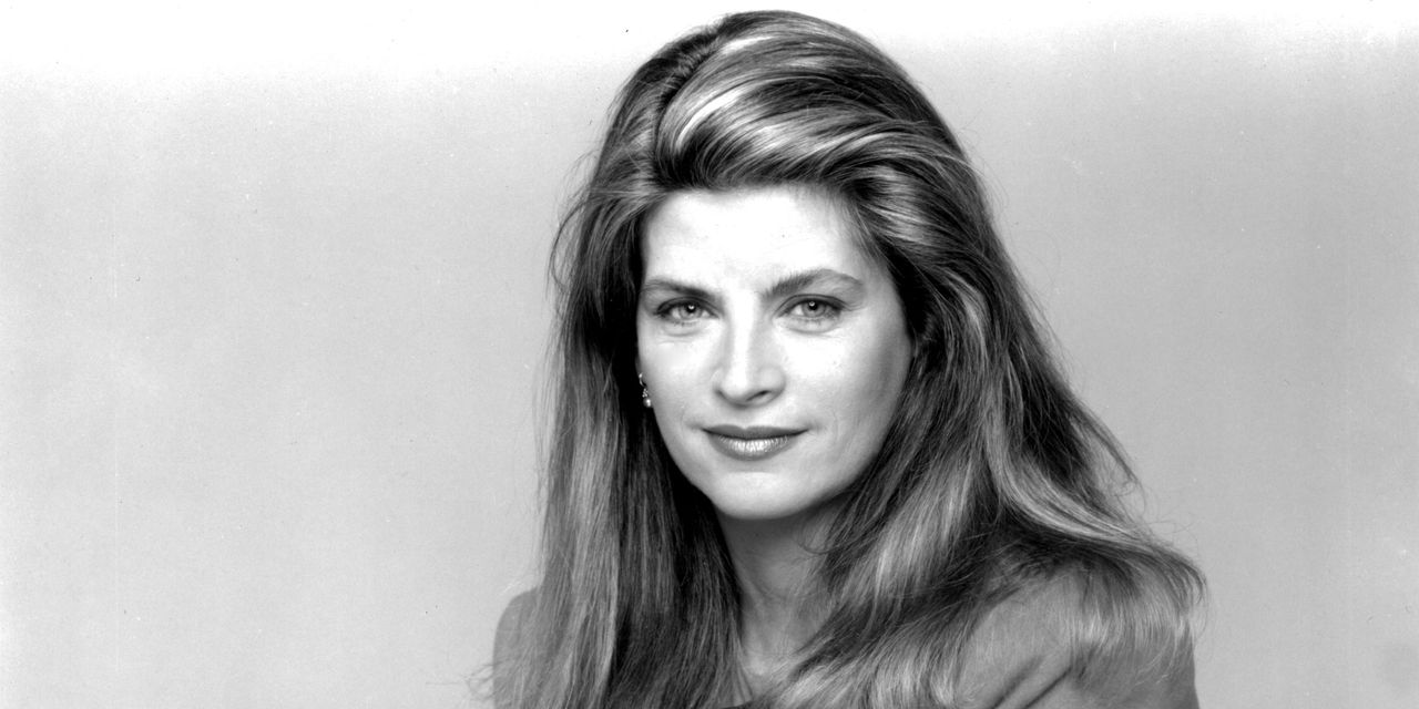 Kirstie Alley, bekannt aus „Cheers“, stirbt im Alter von 71 Jahren nach einem kurzen Kampf gegen den Krebs