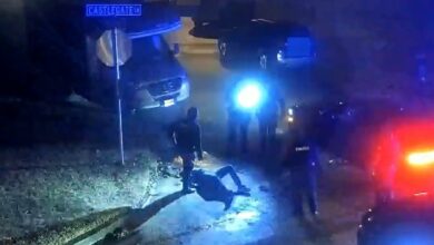 Tire Nichols Body-Camera-Aufnahmen veröffentlicht, nachdem ehemalige Offiziere des Mordes angeklagt wurden