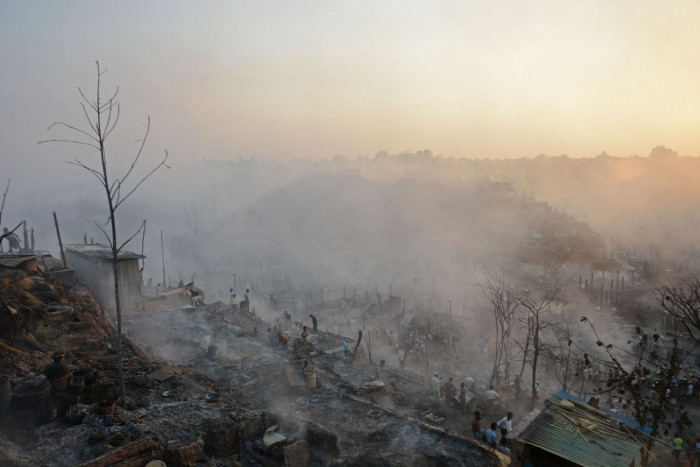 Rohingya-Lagerfeuer macht Tausende obdachlos