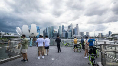 Singapurer zu Haft verurteilt, weil sie einer indonesischen Haushaltshilfe heißen Kaffee übergossen haben