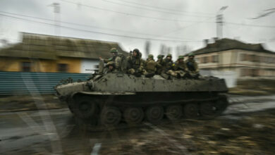 Ukrainische Soldaten warten darauf, die „wahre Hölle“ von Bakhmut zu verstärken