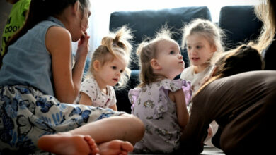 Kiew verurteilt „Entführungen“, da Russen ukrainische Kinder aufnehmen