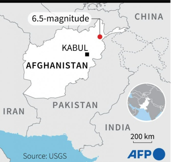 Ein starkes Beben hat Menschen dazu gebracht, aus ihren Häusern in Afghanistan, Pakistan, zu fliehen