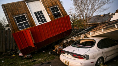 Wiederherstellung im Tornado-getroffenen Mississippi im Gange, 25 Tote