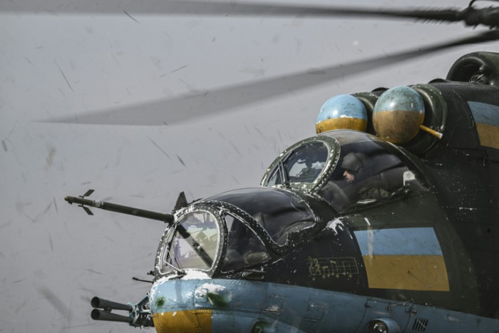 Ukrainische Besatzungen führen „gruselige“ Missionen in alten sowjetischen Hubschraubern durch