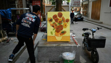Chinas „Kunstfabrik“-Maler verwandeln sich von Fälschungen in Originale
