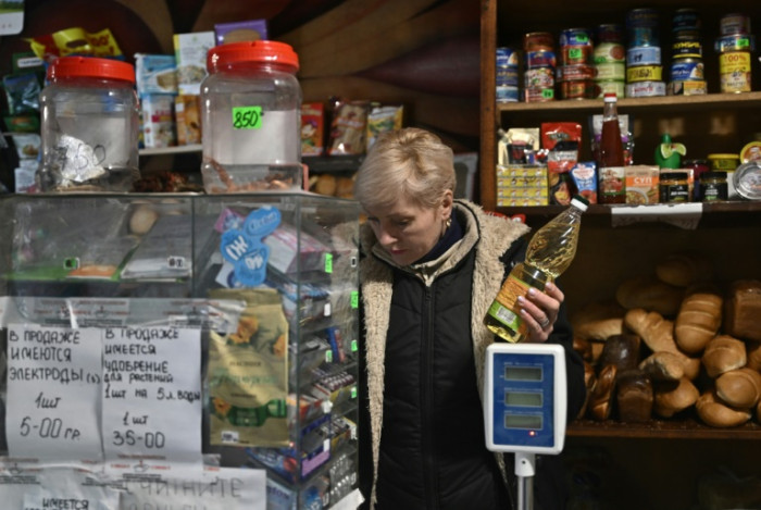 Kleiner Laden eine Lebensader im Kriegsgebiet der Ukraine