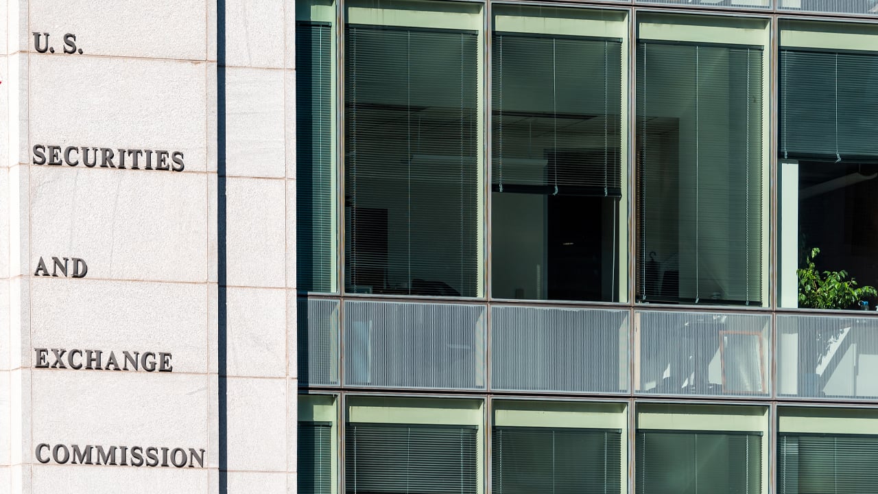 SEC in einer Essiggurke: Das knifflige Trio von Crypto sorgt 2023 für Ärger