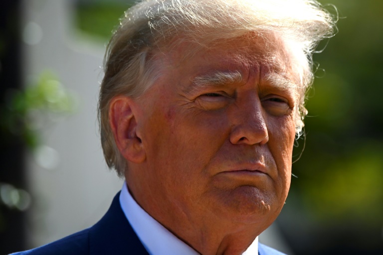 YouTube hat sich dem Social-Networking-Giganten Meta angeschlossen, um Donald Trumps Konto wiederherzustellen. YouTube hat sich dem Social-Networking-Giganten Meta angeschlossen, um Donald Trumps Konto wiederherzustellen.