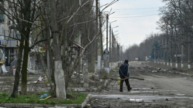 „Sie haben meinen Enkel mitgenommen“: Stadt an der Front in der Ukraine evakuiert Kinder