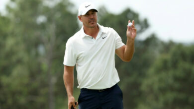 Koepka von LIV sichert sich große Führung bei den vom Sturm gestoppten Masters