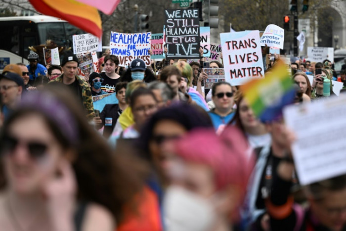 Anti-LGBTQ-Desinformation steigt nach US-Schießereien online an