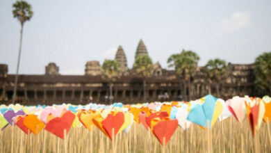 Kambodscha bricht den Weltrekord für die größte Ausstellung von Origami-Herzen