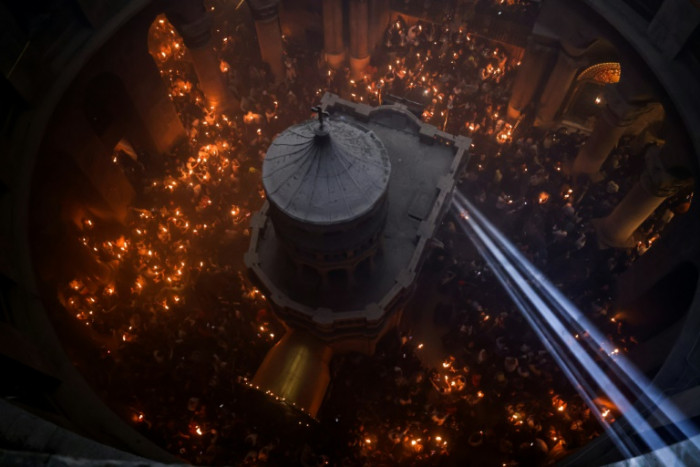 Tausende in Jerusalem zum orthodoxen Osterritus „Heiliges Feuer“.