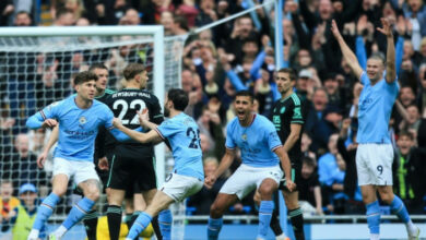 Haaland im Double, während City Druck auf Arsenal ausübt, Villa verlängert Serie