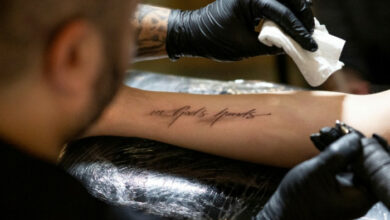 Katholiken stehen in Österreich Schlange für kostenlose Tattoos