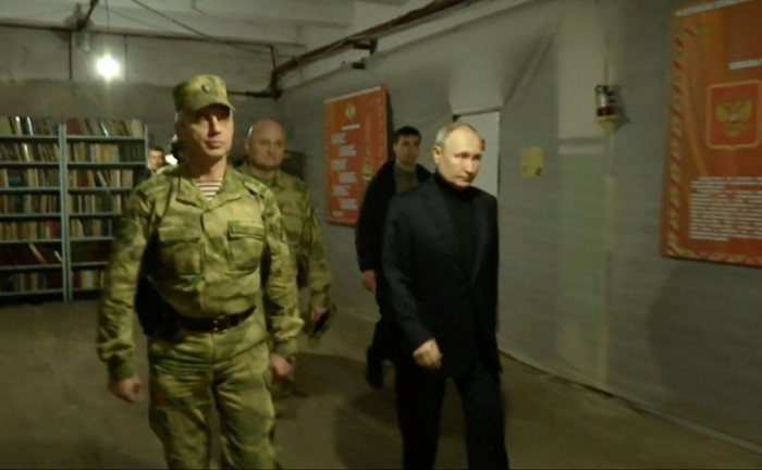 Putin macht einen seltenen Besuch an der ukrainischen Front