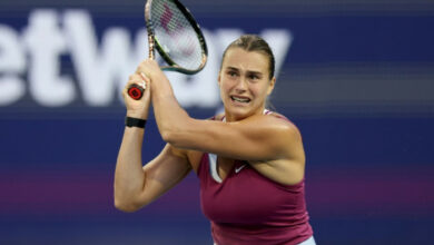 Sabalenka schlägt Krejcikova 2023 zum dritten Mal und bringt Stuttgart ins Achtelfinale