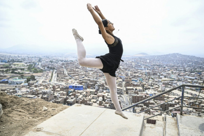 Bei einem Ballett in einem Elendsviertel in Lima steigen die Tänzer – und ihr Selbstwertgefühl – in die Höhe