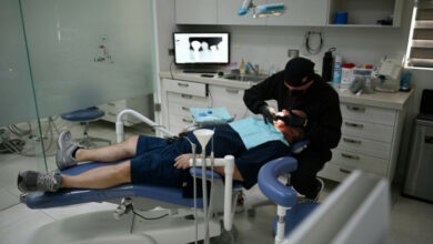 Amerikaner suchen billigere Zahnheilkunde in Mexikos „Molar City“