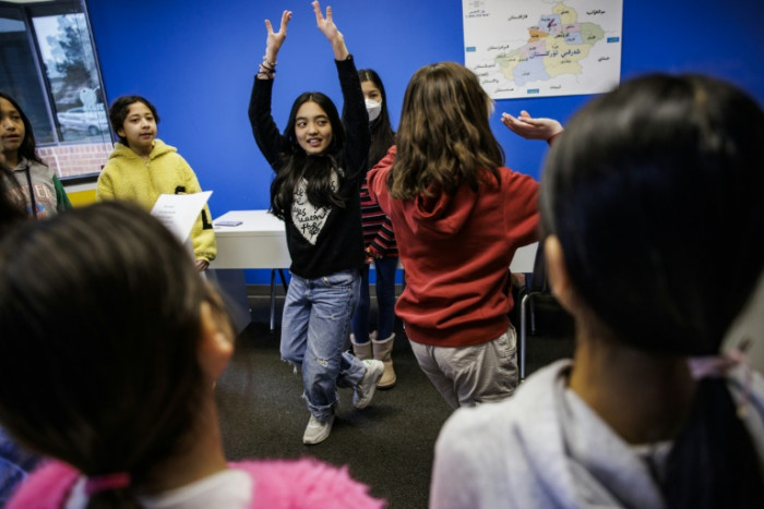 Eine Sprache lernen mit Verlust: Uigurische Schule in den USA bietet Verbindung zur Heimat
