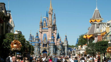 Disney verklagt Floridas Gouverneur DeSantis wegen „Vergeltung“