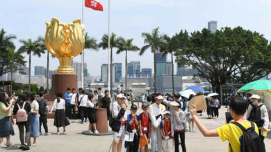Hongkong umarmt während der Feiertage zum Arbeitertag Massen von Touristen