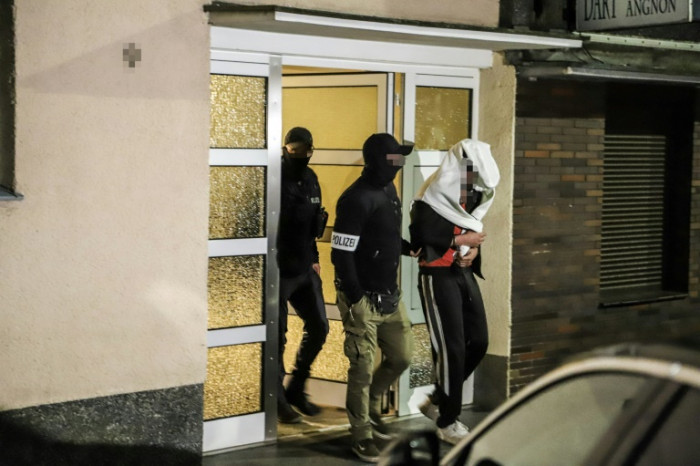Die Polizei greift die 'Ndrangheta-Mafia in ganz Europa an