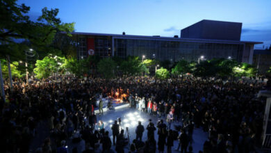 Der Angriff auf eine Schule in Serbien ist eine seltene Massenerschießung außerhalb der USA