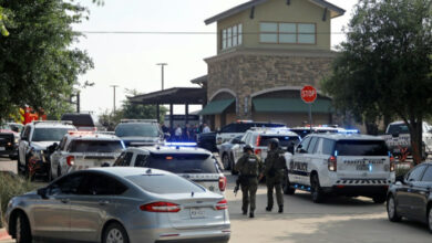 Schütze tötet acht bei einem Amoklauf in einem Einkaufszentrum in Texas
