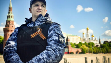 Russen begehen den Tag des Sieges im Schatten der Ukraine