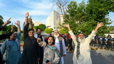 Pakistans Ex-Premierminister Khan erscheint nach „rechtswidriger“ Festnahme vor Gericht