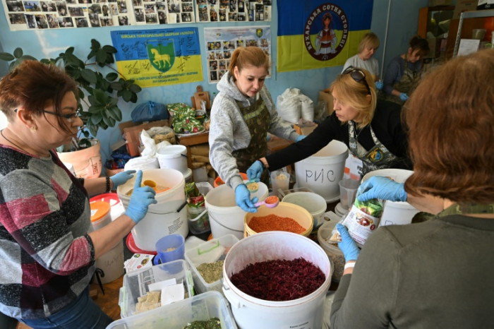 „Borsch-Krieg“-Freiwillige bereiten in der Ukraine Lebensmittel an vorderster Front zu