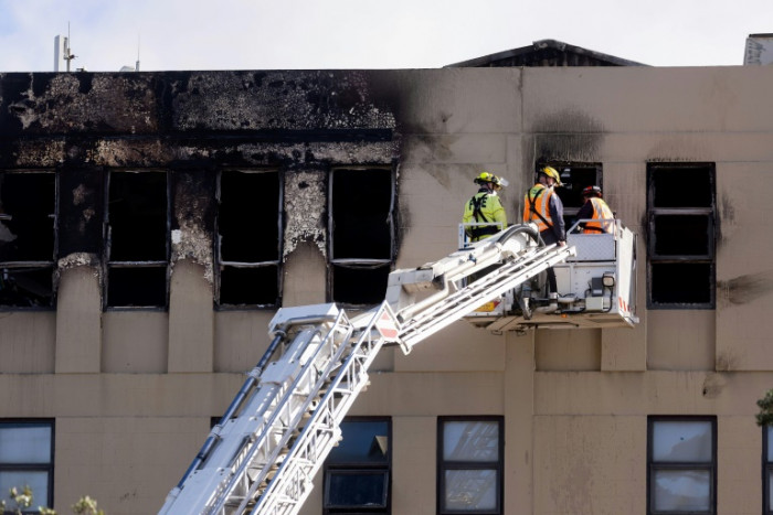 „Jemand anderes hat es getan“: Mann wegen tödlichem Brand in einem Hostel in Neuseeland angeklagt
