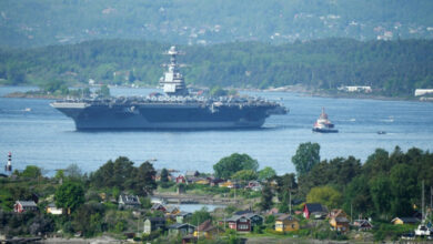 Das größte Kriegsschiff der Welt besucht Oslo und verärgert Russland
