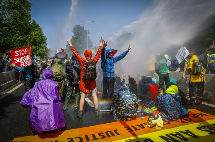 Über 1.500 Personen bei Klimaprotesten in den Niederlanden festgenommen