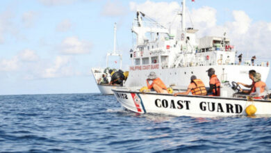 Japanische, US-amerikanische und philippinische Küstenwachen führen die erste Drei-Wege-Seeübung durch