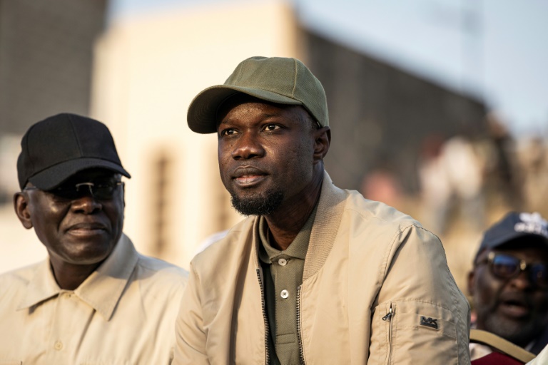 Als hitziger Redner, der bei den Präsidentschaftswahlen im Senegal 2019 Dritter wurde, hat Sonko einen raschen politischen Aufstieg erlebt Als hitziger Redner, der bei den Präsidentschaftswahlen im Senegal 2019 Dritter wurde, hat Sonko einen raschen politischen Aufstieg erlebt