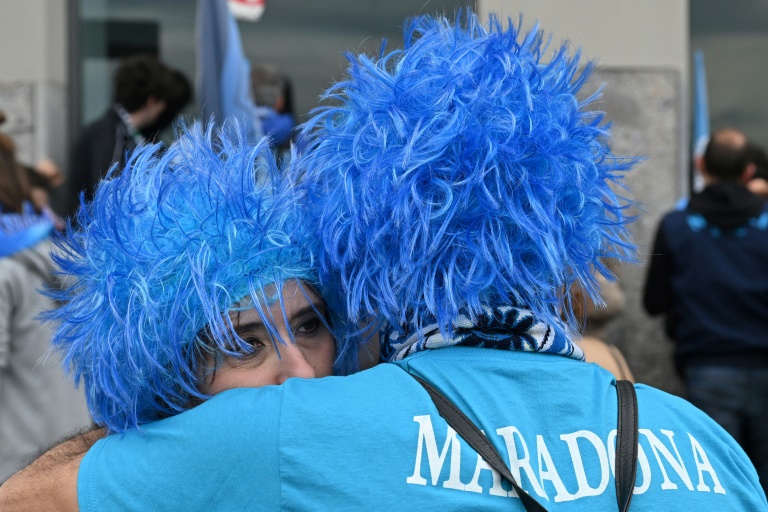 Napoli-Fans reagieren mit Enttäuschung, nachdem ihr Team den Titel in der Serie A nicht gewonnen hat