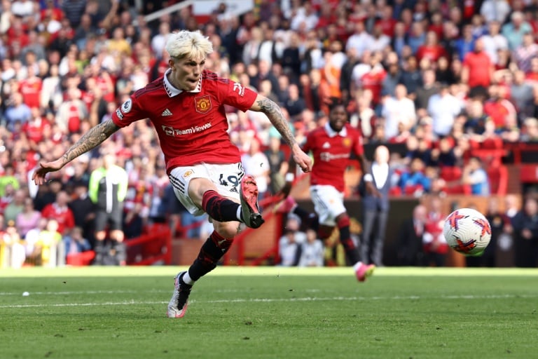 Alejandro Garnacho (Mitte) erzielte beim 2:0-Sieg von Manchester United gegen die Wolves ein Tor Alejandro Garnacho (Mitte) erzielte beim 2:0-Sieg von Manchester United gegen die Wolves ein Tor